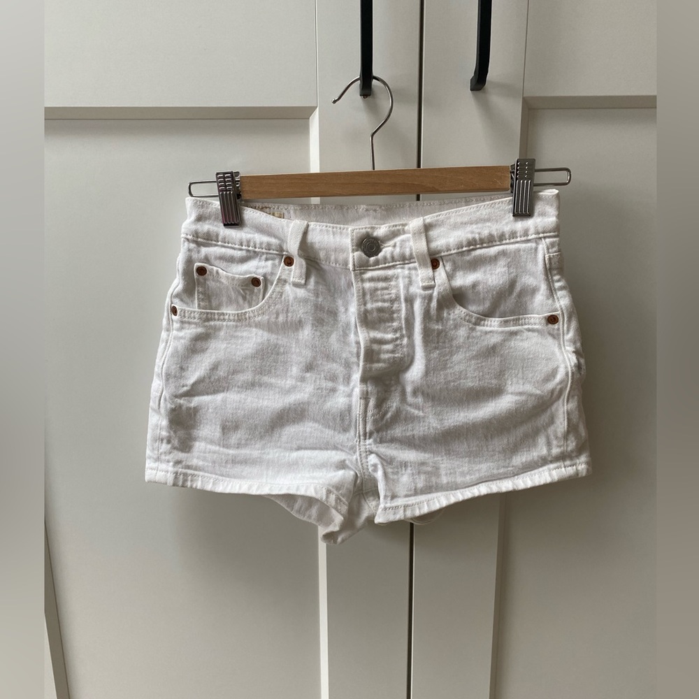 Levi’s 501 white jean shorts